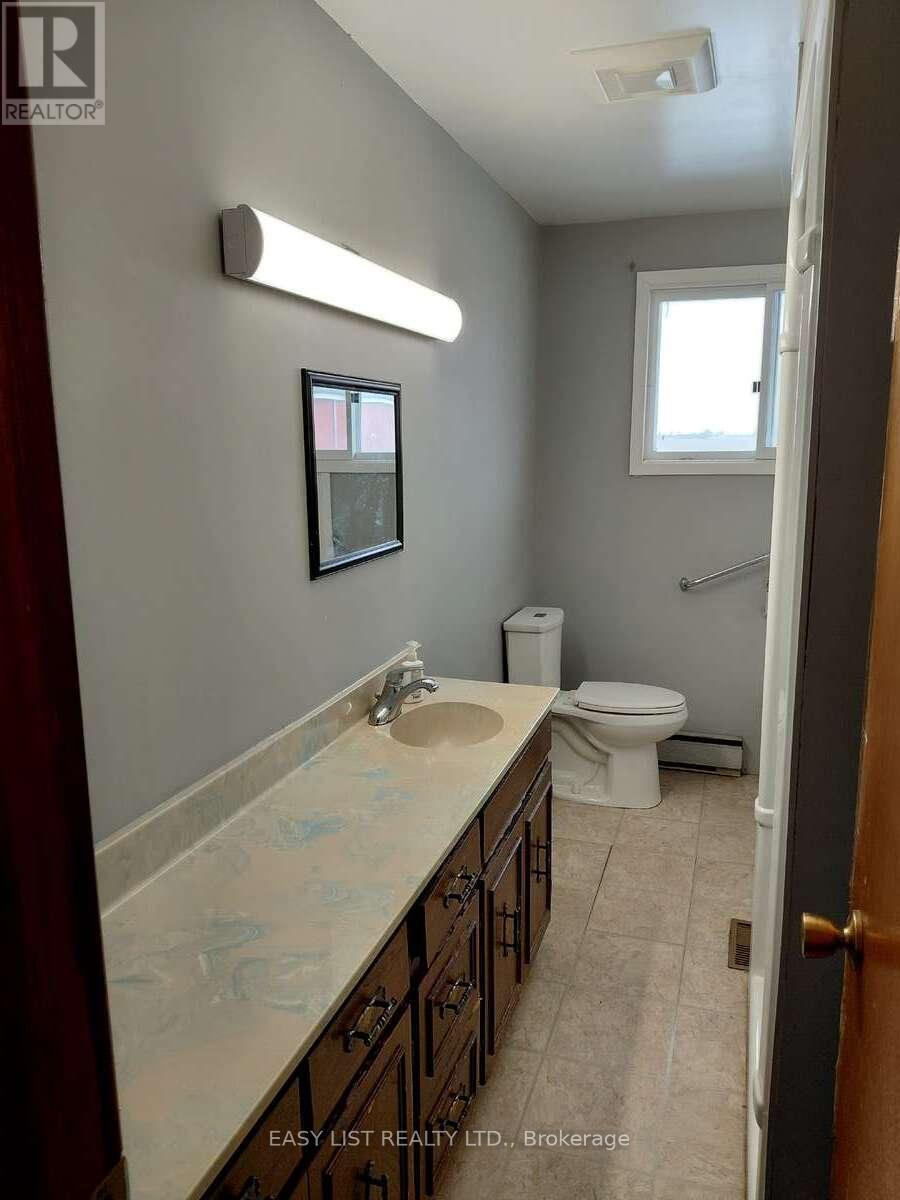 4792 Langbank Line, Dawn-Euphemia, Ontario  N0P 1K0 - Photo 42 - X12200592