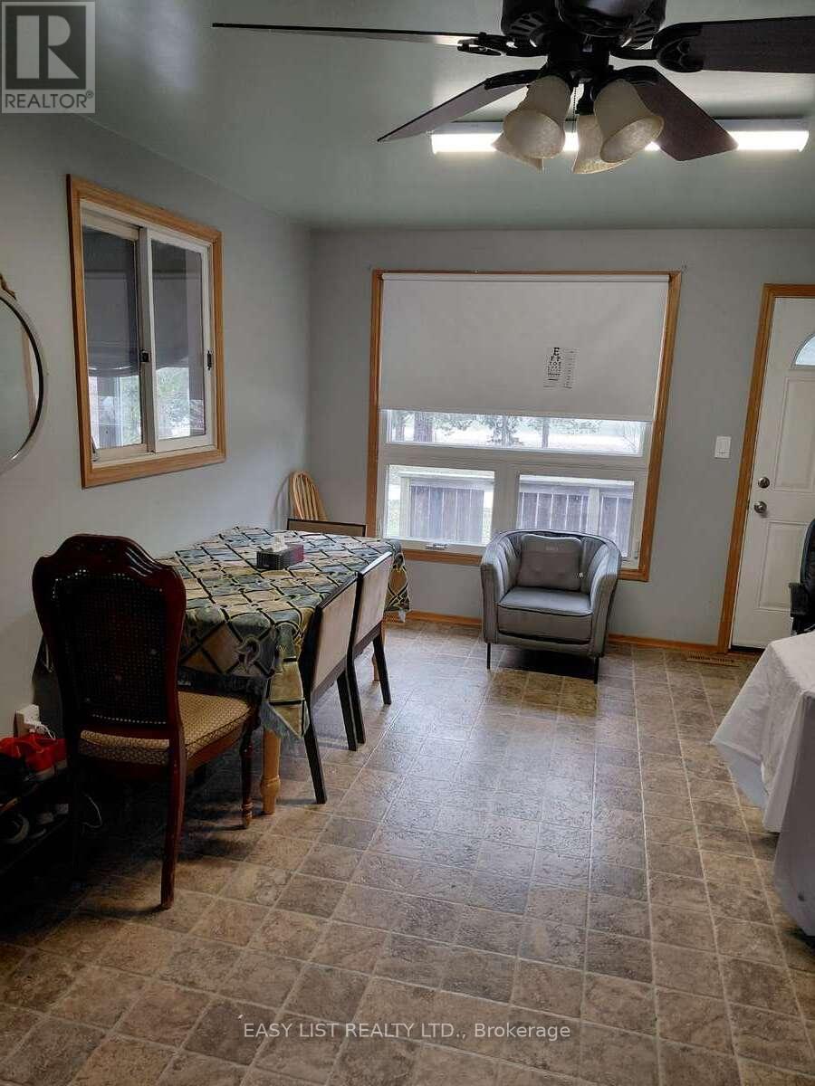 4792 Langbank Line, Dawn-Euphemia, Ontario  N0P 1K0 - Photo 37 - X12200592