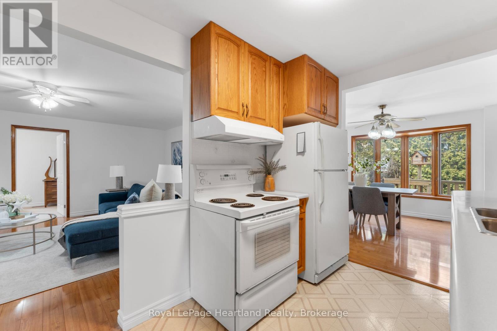 75587 Elliot Street N, Bluewater (Bayfield), Ontario  N0M 1G0 - Photo 10 - X12927022