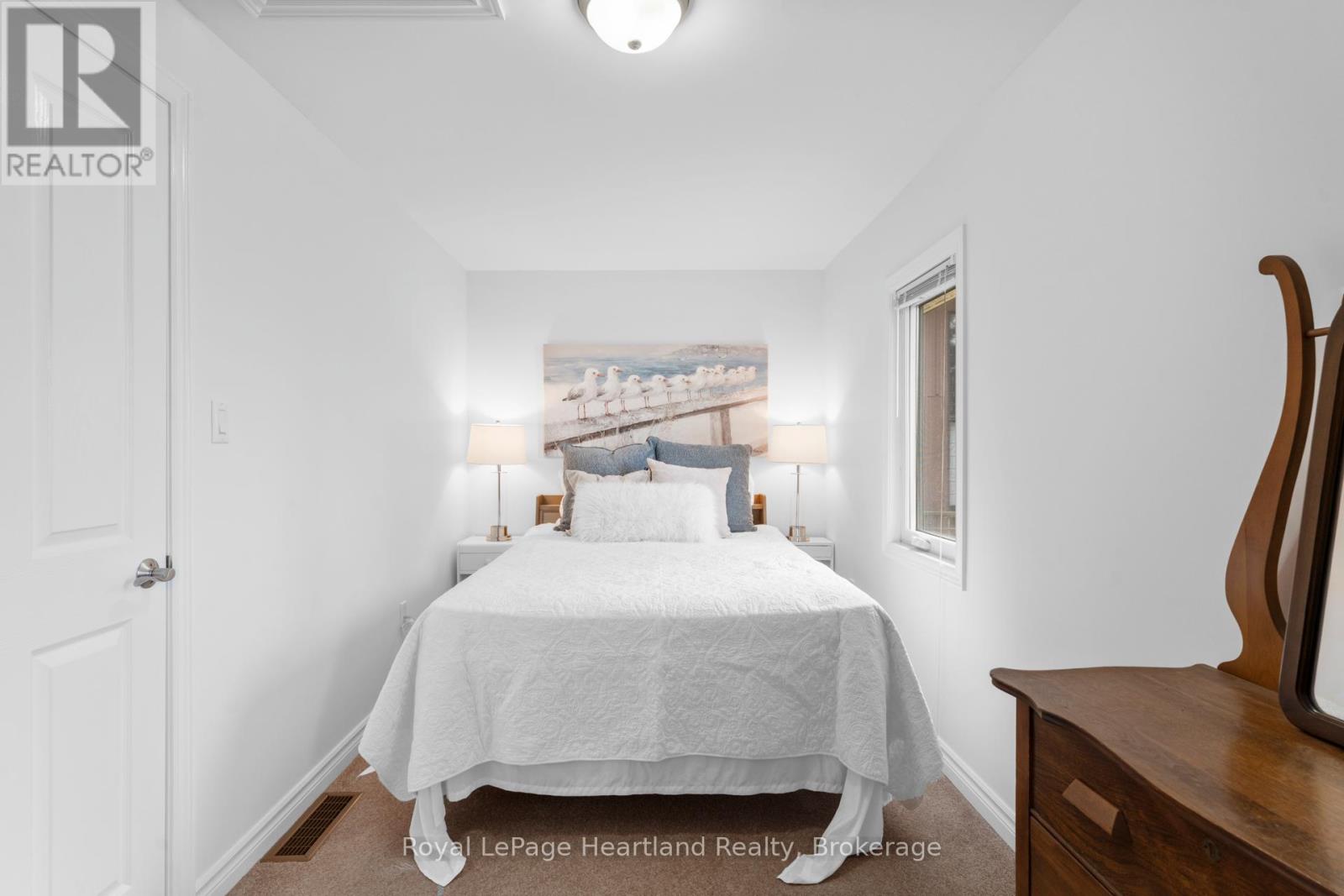 75587 Elliot Street N, Bluewater (Bayfield), Ontario  N0M 1G0 - Photo 17 - X12927022