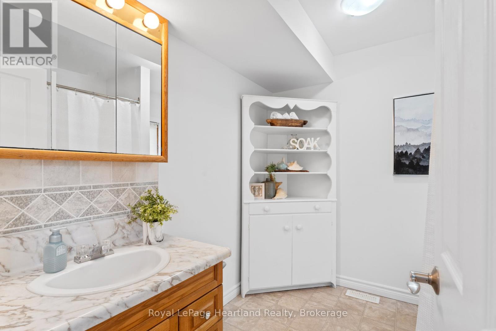 75587 Elliot Street N, Bluewater (Bayfield), Ontario  N0M 1G0 - Photo 19 - X12927022