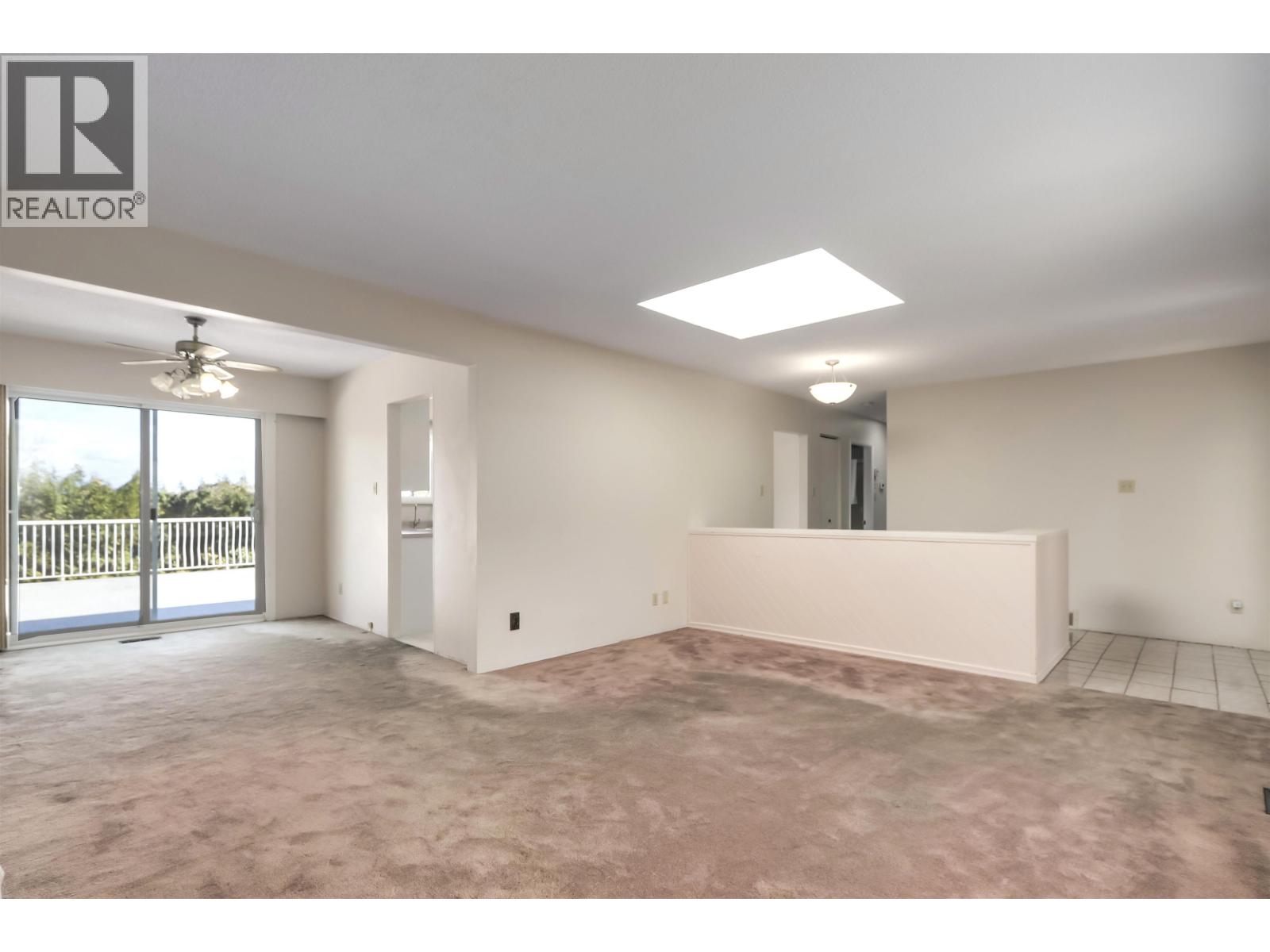 1011 Palmdale Street, Coquitlam, British Columbia  V3C 3R3 - Photo 5 - R3098531