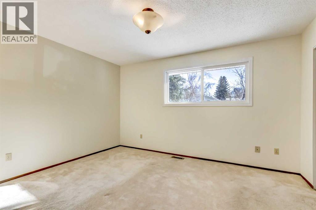 4620 31 Avenue Ne, Calgary, Alberta  T1Y 1G9 - Photo 12 - A2288481