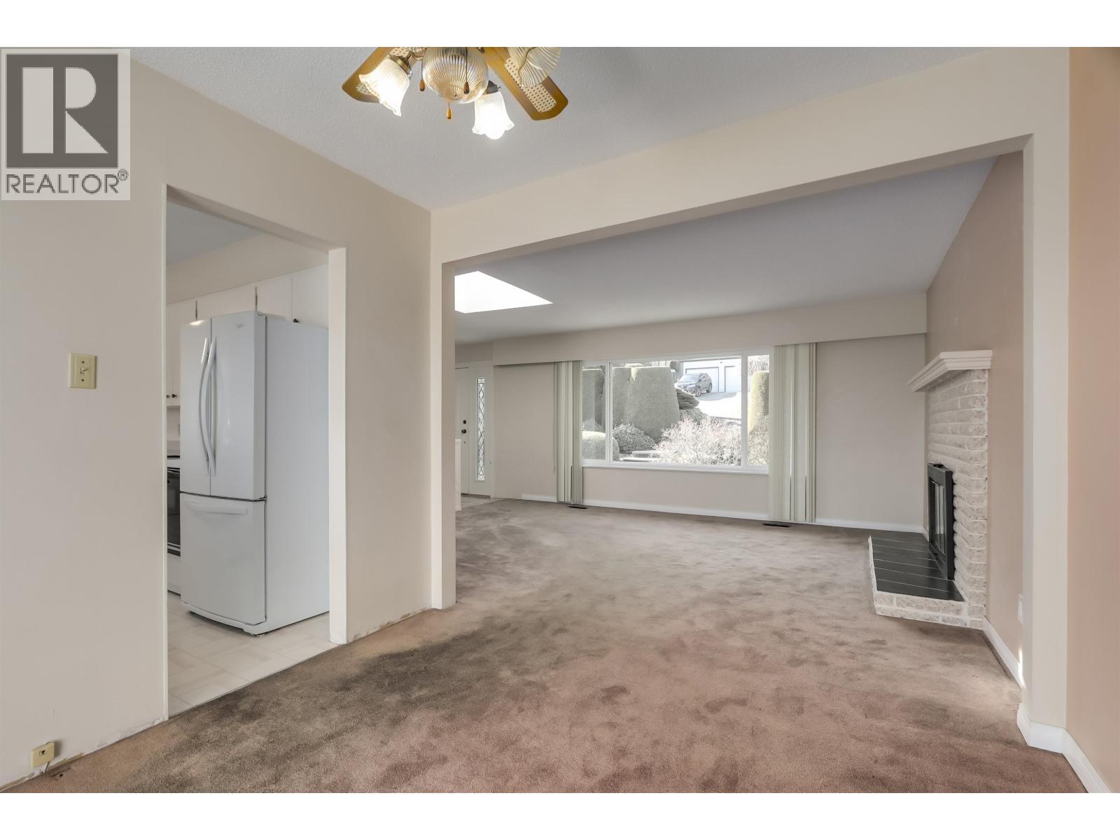 1011 Palmdale Street, Coquitlam, British Columbia  V3C 3R3 - Photo 13 - R3098531