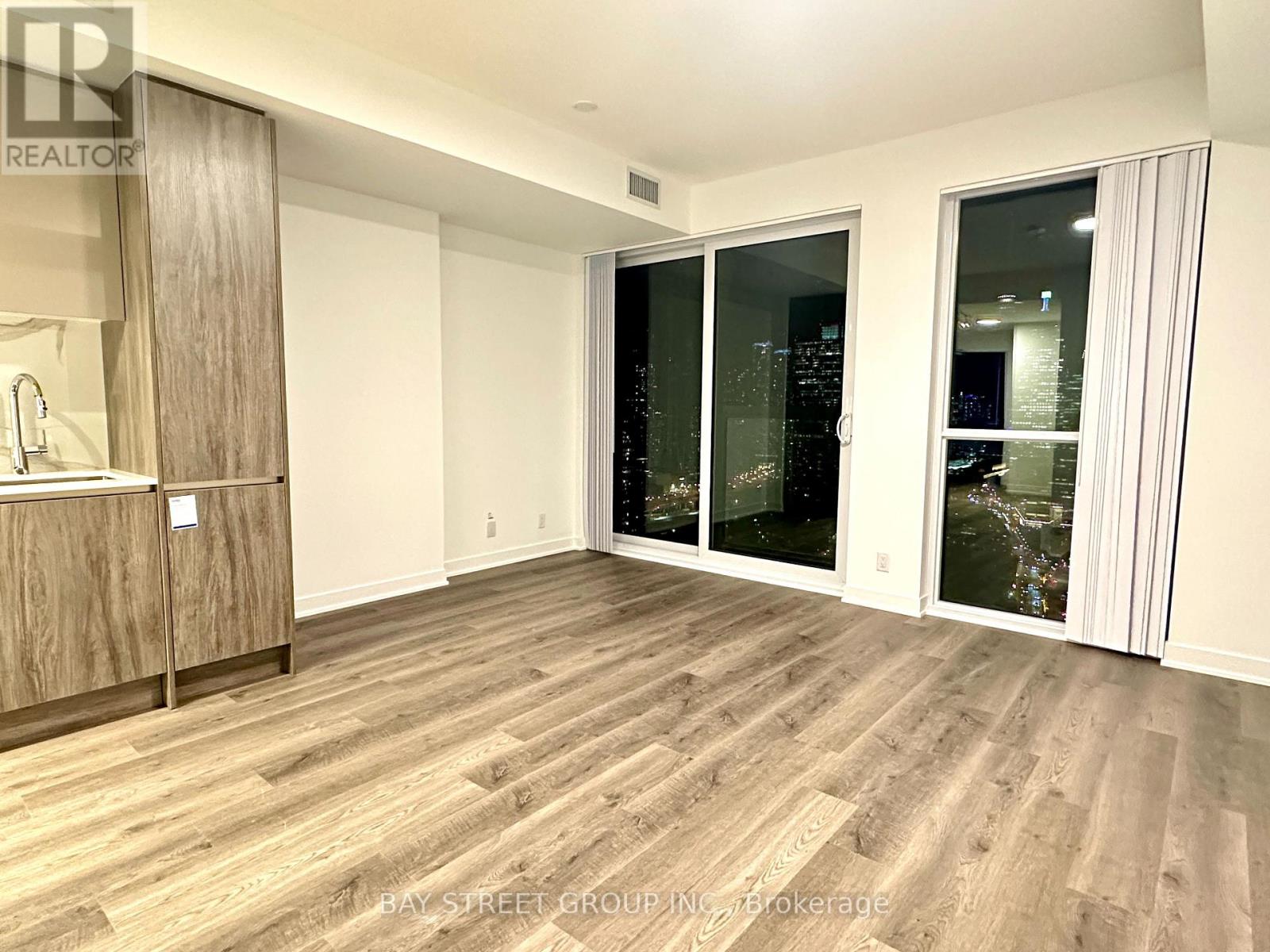 4211 - 180 FRONT STREET E, Toronto, Ontario