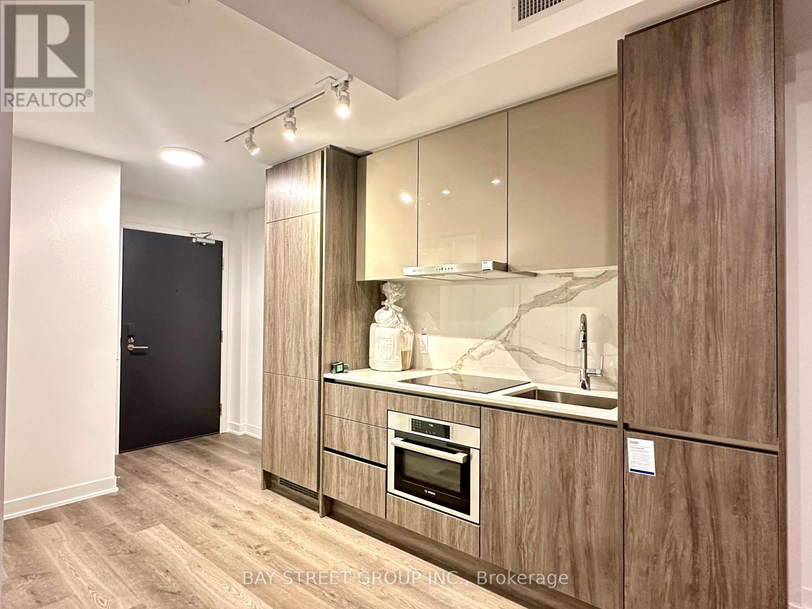 4211 - 180 Front Street E, Toronto, Ontario  M5A 0A9 - Photo 2 - C12927008