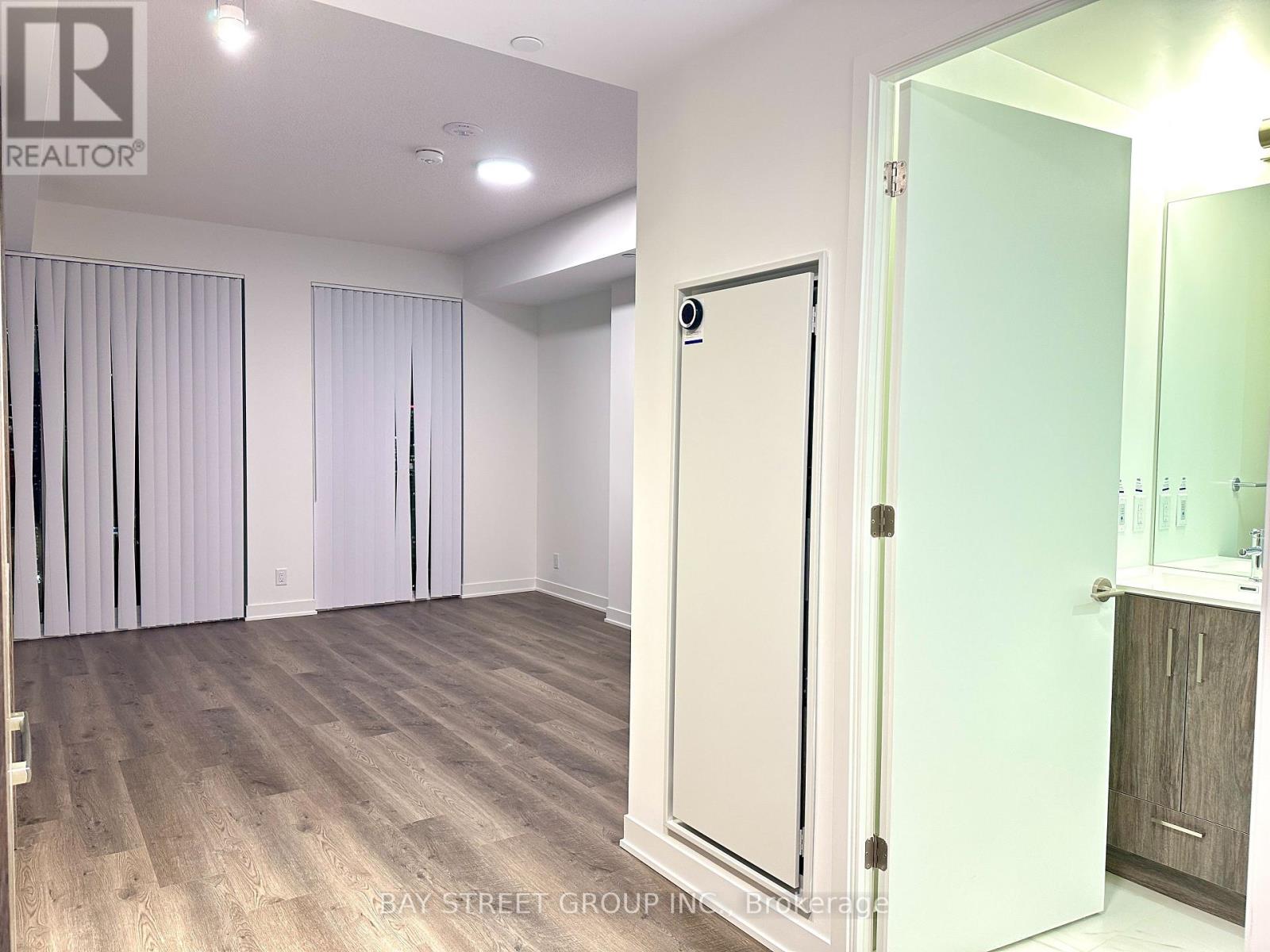 4211 - 180 Front Street E, Toronto, Ontario  M5A 0A9 - Photo 6 - C12927008