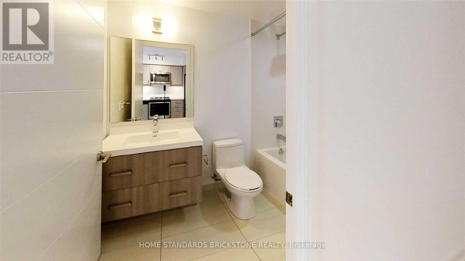 50 Wellesley Street, Toronto, Ontario  M4Y 0C8 - Photo 3 - C12927018