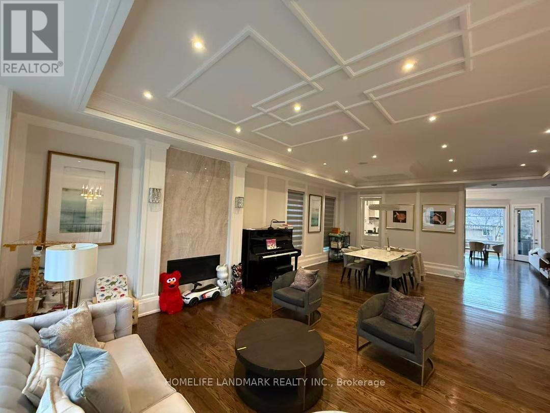 30 Abitibi Avenue, Toronto, Ontario  M2M 2V1 - Photo 4 - C12927020