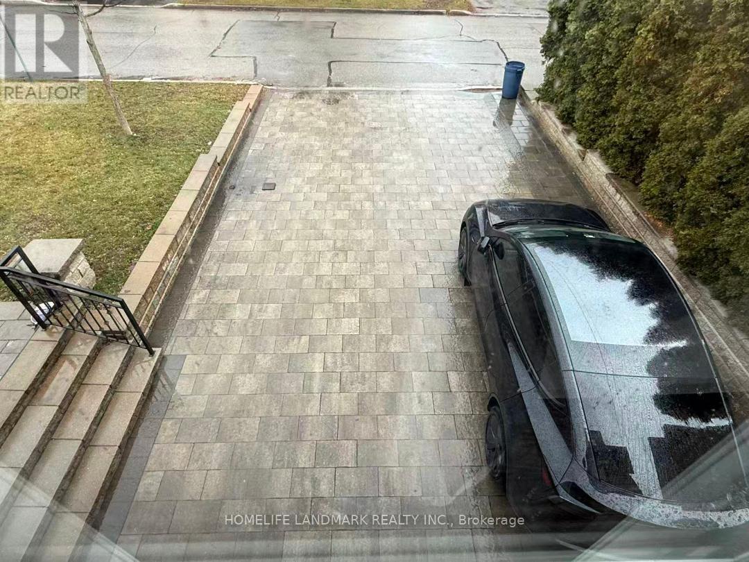 30 Abitibi Avenue, Toronto, Ontario  M2M 2V1 - Photo 7 - C12927020