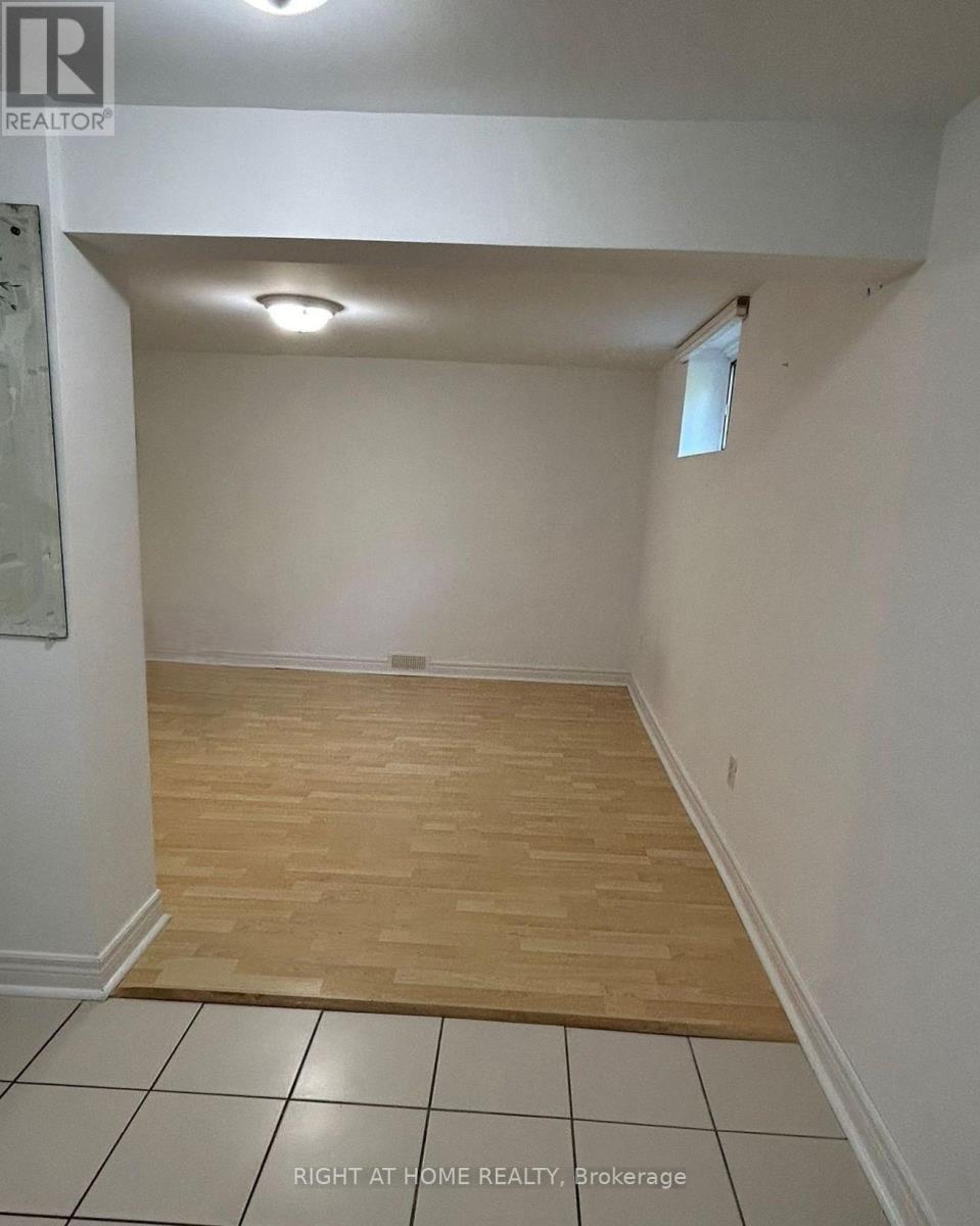 192 Bogert Avenue, Toronto, Ontario  M2N 1K9 - Photo 4 - C12927040