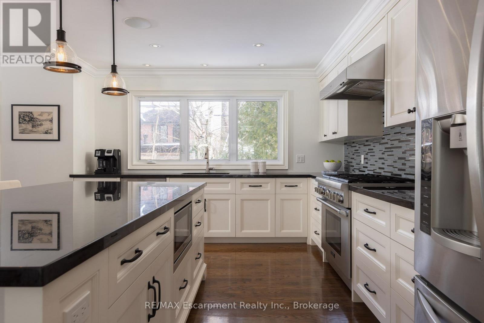 165 Walby Drive, Oakville, Ontario  L6L 4C9 - Photo 11 - W12799510