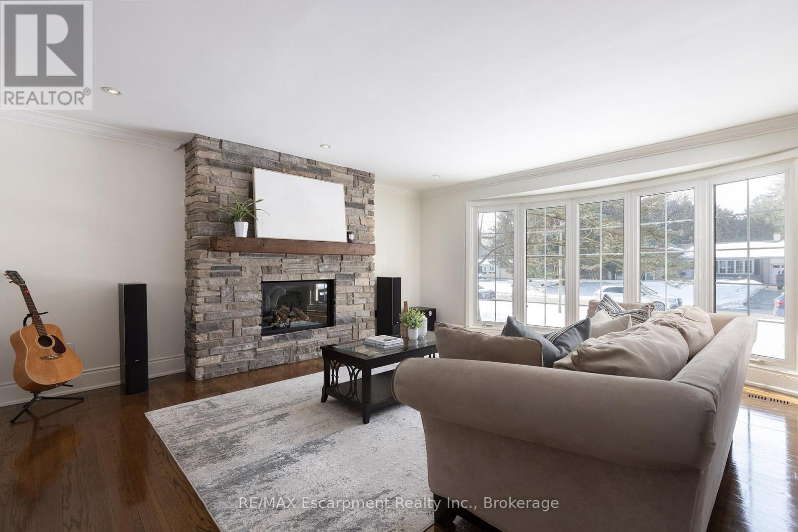 165 Walby Drive, Oakville, Ontario  L6L 4C9 - Photo 5 - W12799510