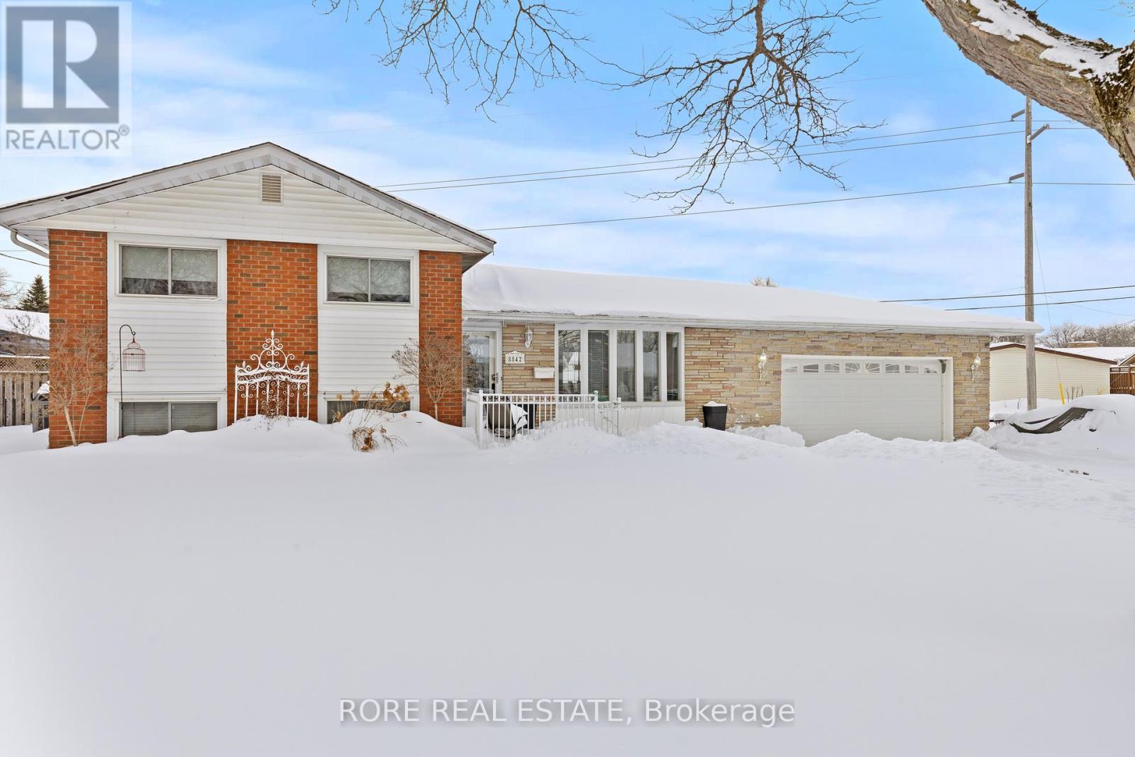 8842 Roosevelt Street, Niagara Falls, Ontario  L2G 7A2 - Photo 3 - X12927038