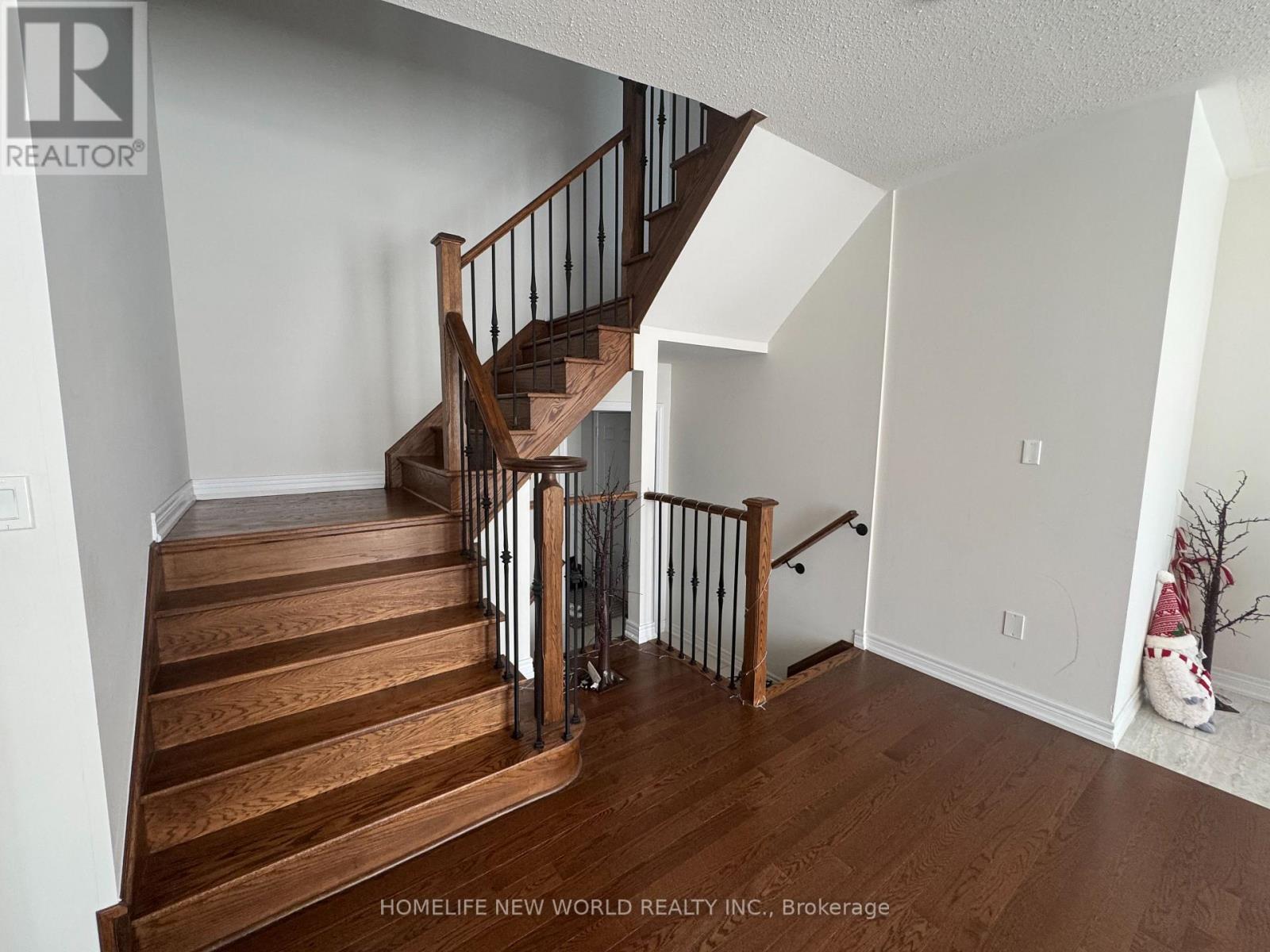 1 Stilton Avenue, Vaughan, Ontario  L4H 5B9 - Photo 10 - N12927036