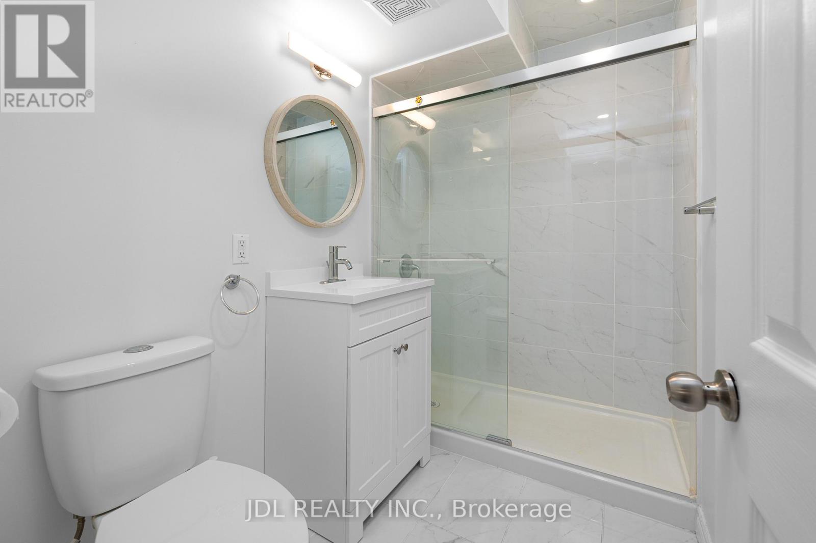 3 Mansard Drive, Richmond Hill, Ontario  L4E 0L8 - Photo 36 - N12926878