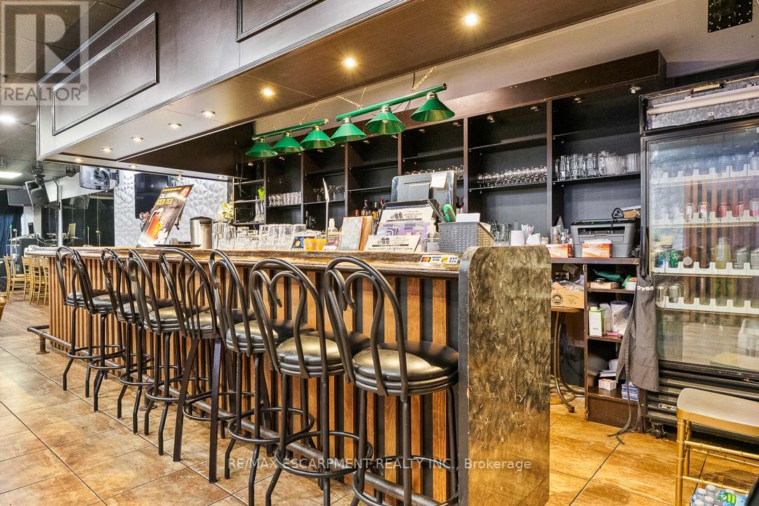 8 - 833 Westlock Road, Mississauga, Ontario  L5C 1K7 - Photo 2 - W12771680