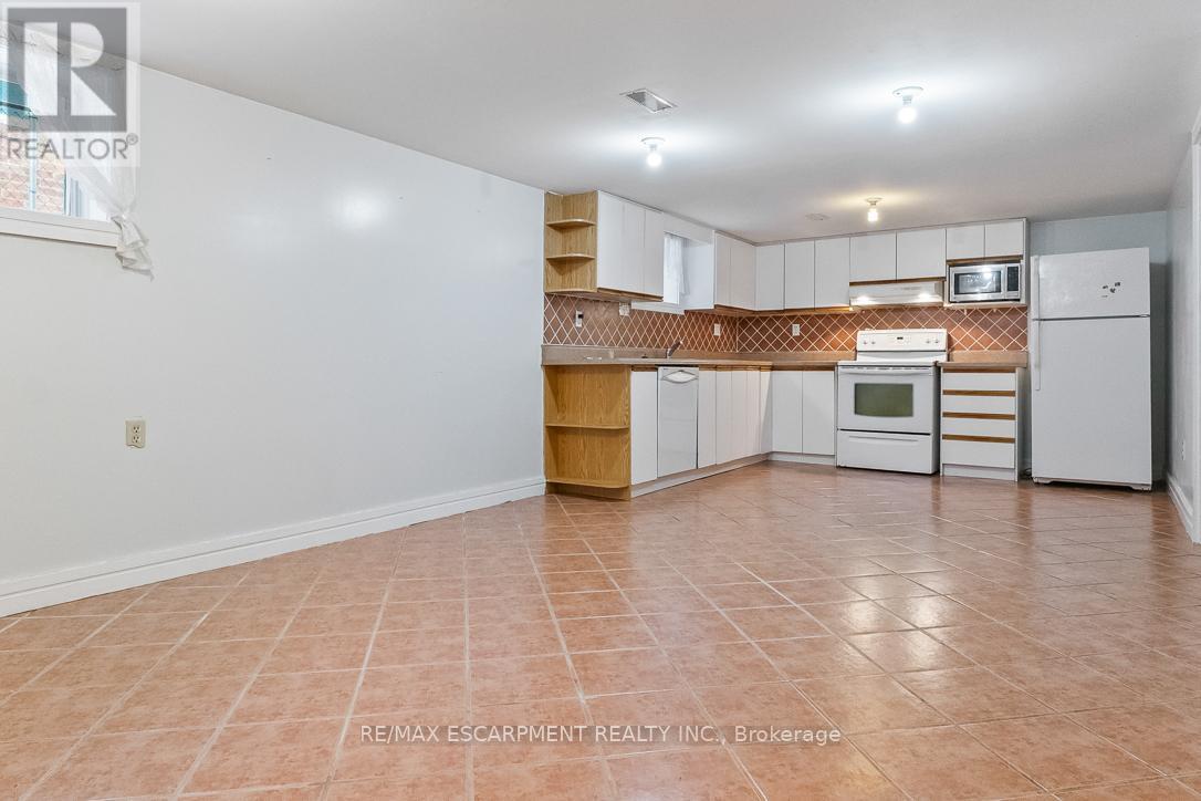 Lower - 249 Southview Road, Oakville, Ontario  L6K 2P2 - Photo 4 - W12921688