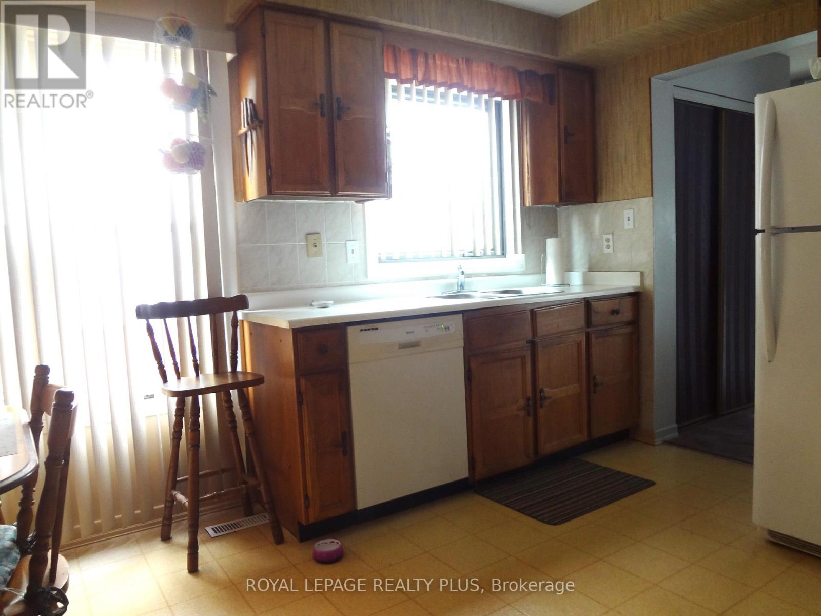 4170 Treetop Crescent, Mississauga, Ontario  L5L 2L9 - Photo 9 - W12927010