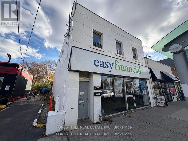 A - 739 THE QUEENSWAY, Toronto, Ontario