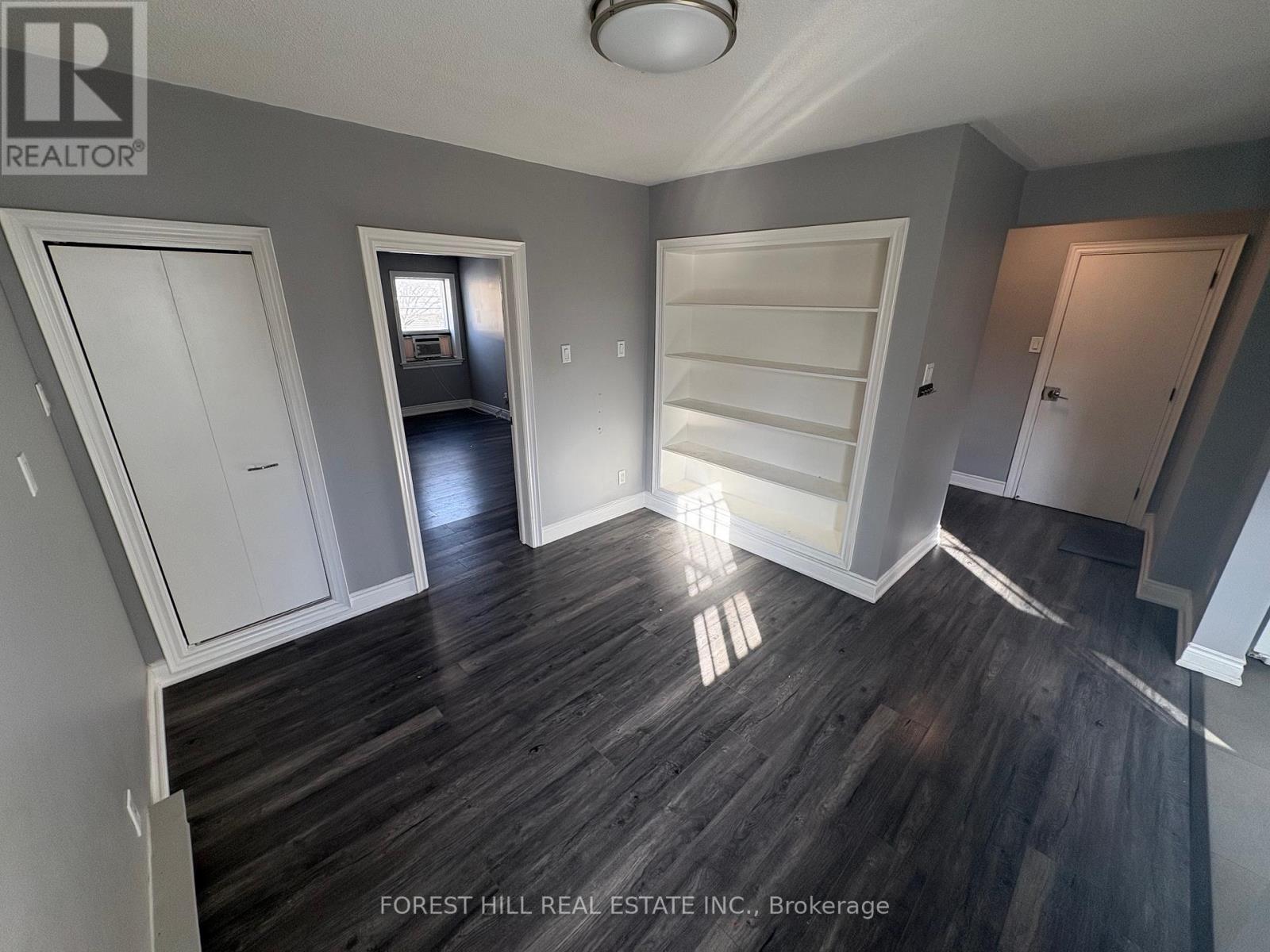 A - 739 The Queensway, Toronto, Ontario  M8Z 1M8 - Photo 4 - W12927016