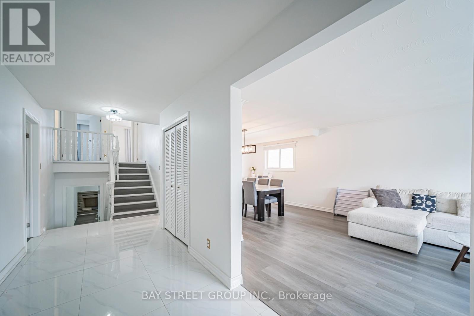 Upper - 1520 Brentano Boulevard, Mississauga, Ontario  L4X 1A4 - Photo 10 - W12927028