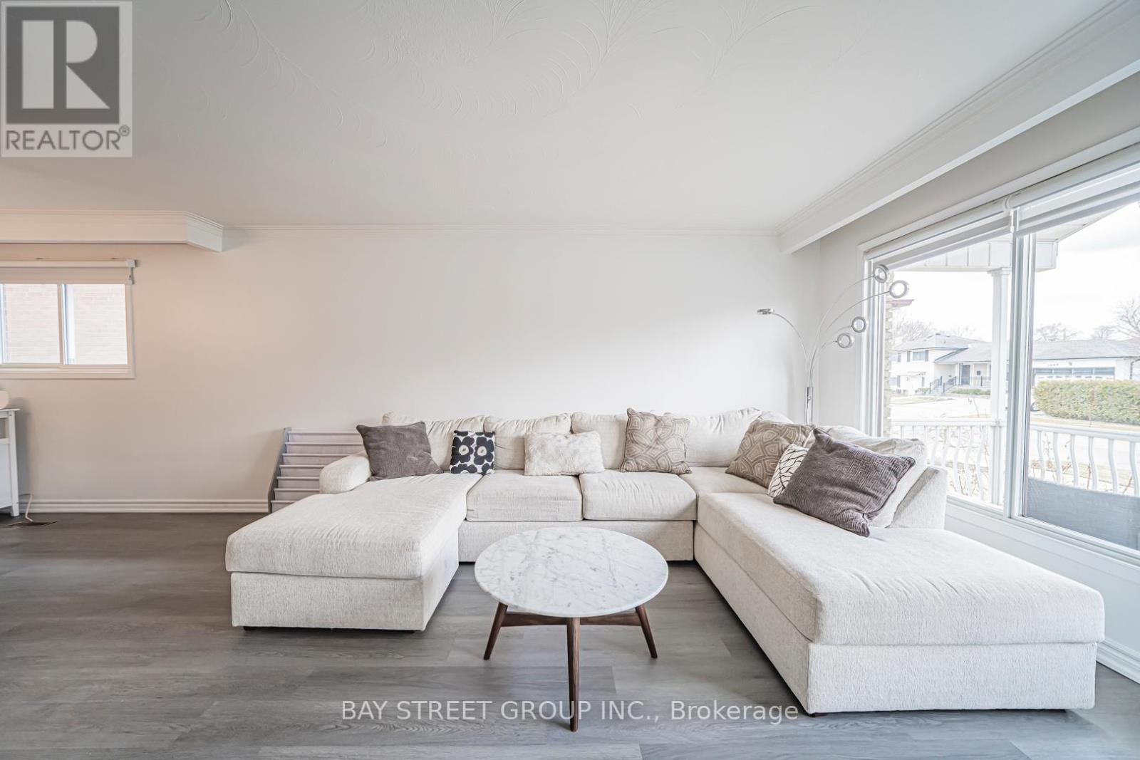 Upper - 1520 Brentano Boulevard, Mississauga, Ontario  L4X 1A4 - Photo 11 - W12927028