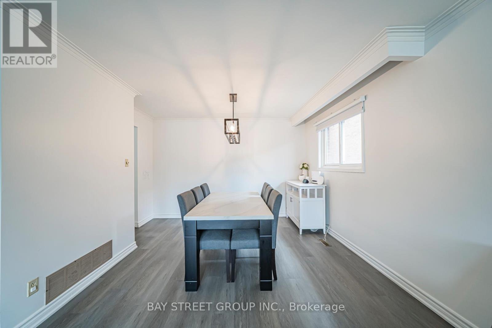 Upper - 1520 Brentano Boulevard, Mississauga, Ontario  L4X 1A4 - Photo 16 - W12927028