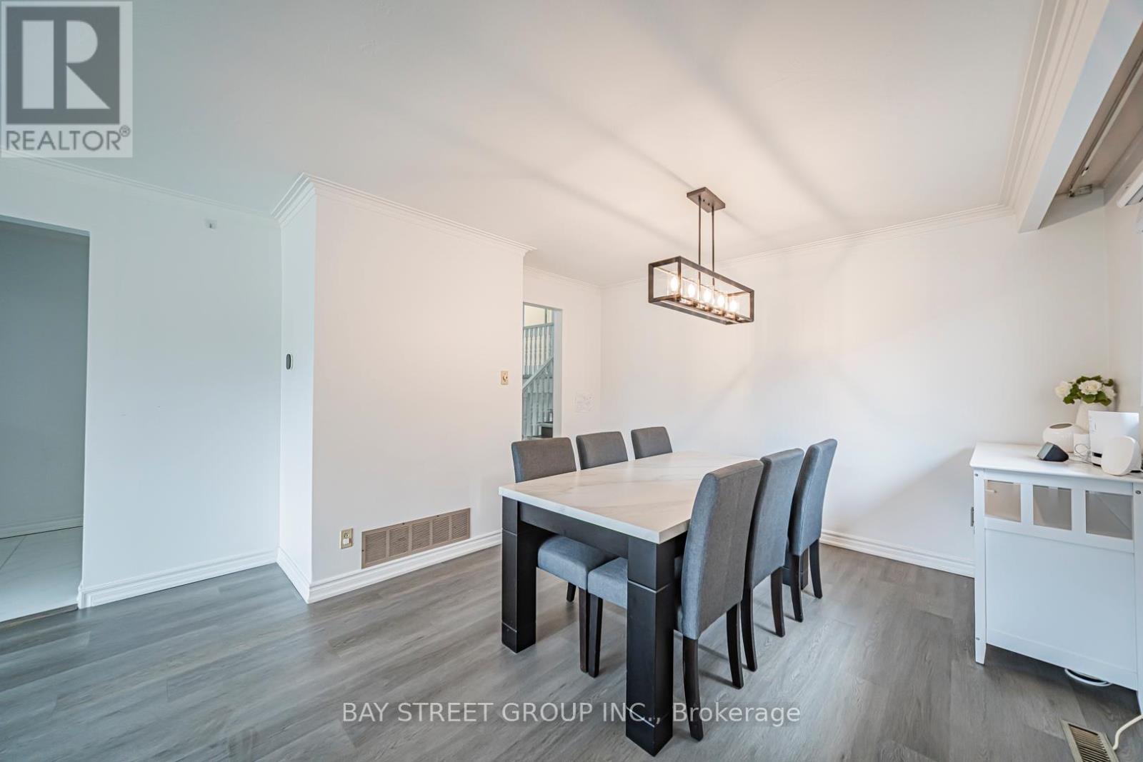 Upper - 1520 Brentano Boulevard, Mississauga, Ontario  L4X 1A4 - Photo 17 - W12927028