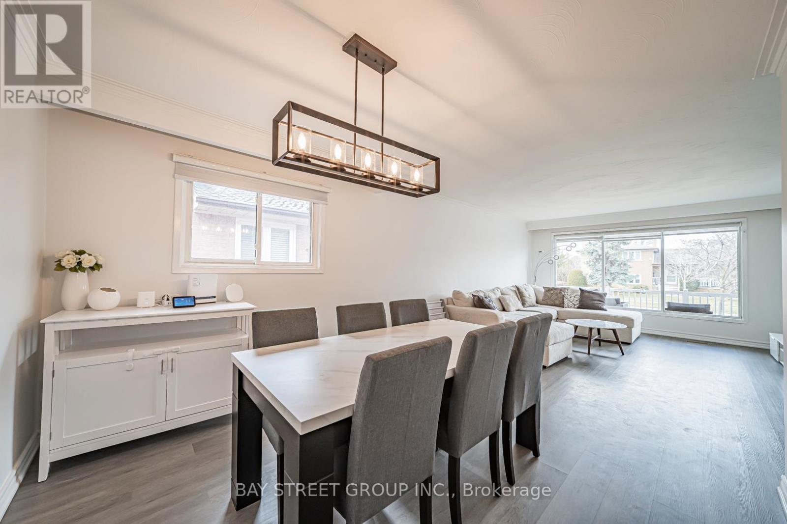 Upper - 1520 Brentano Boulevard, Mississauga, Ontario  L4X 1A4 - Photo 20 - W12927028