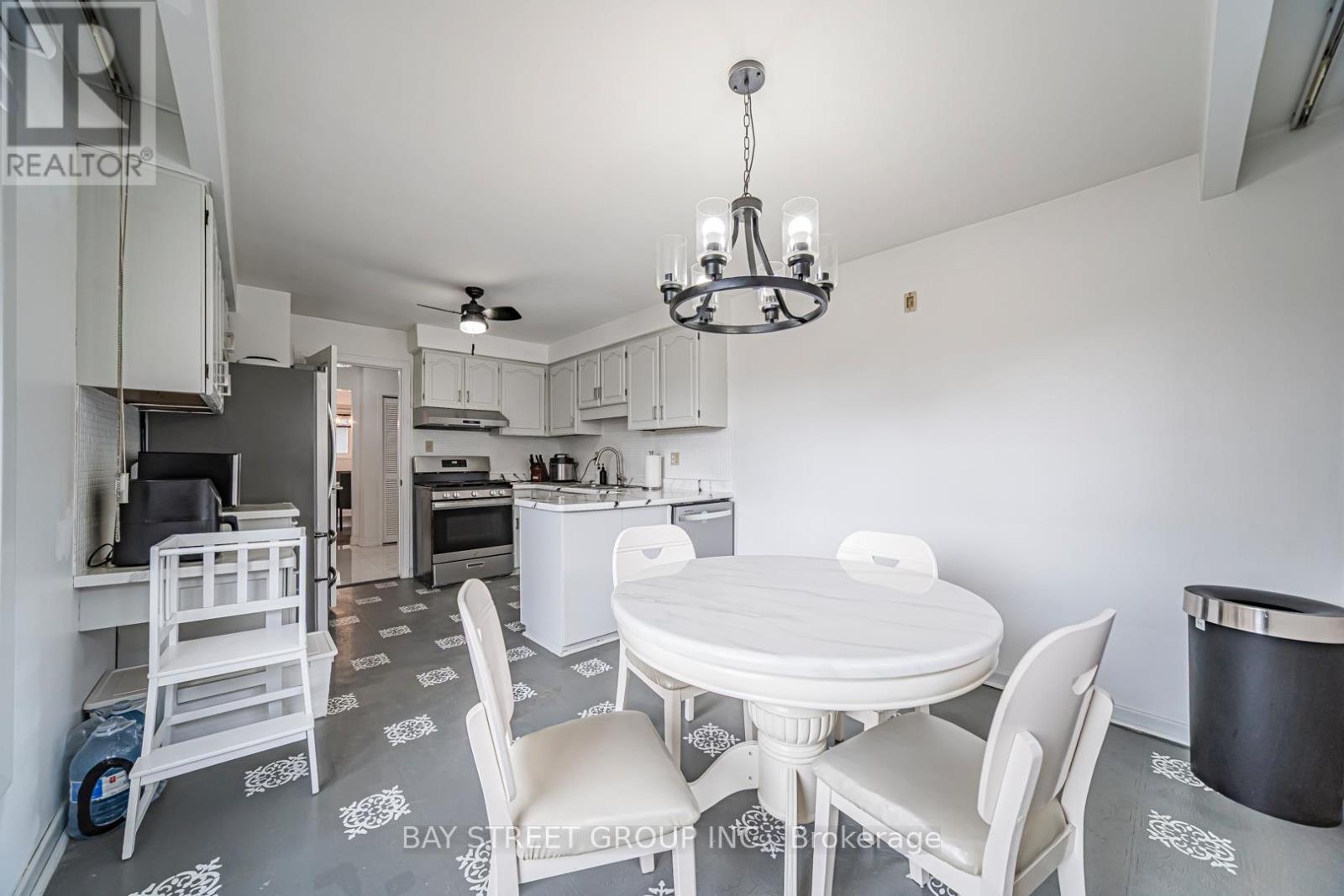 Upper - 1520 Brentano Boulevard, Mississauga, Ontario  L4X 1A4 - Photo 28 - W12927028