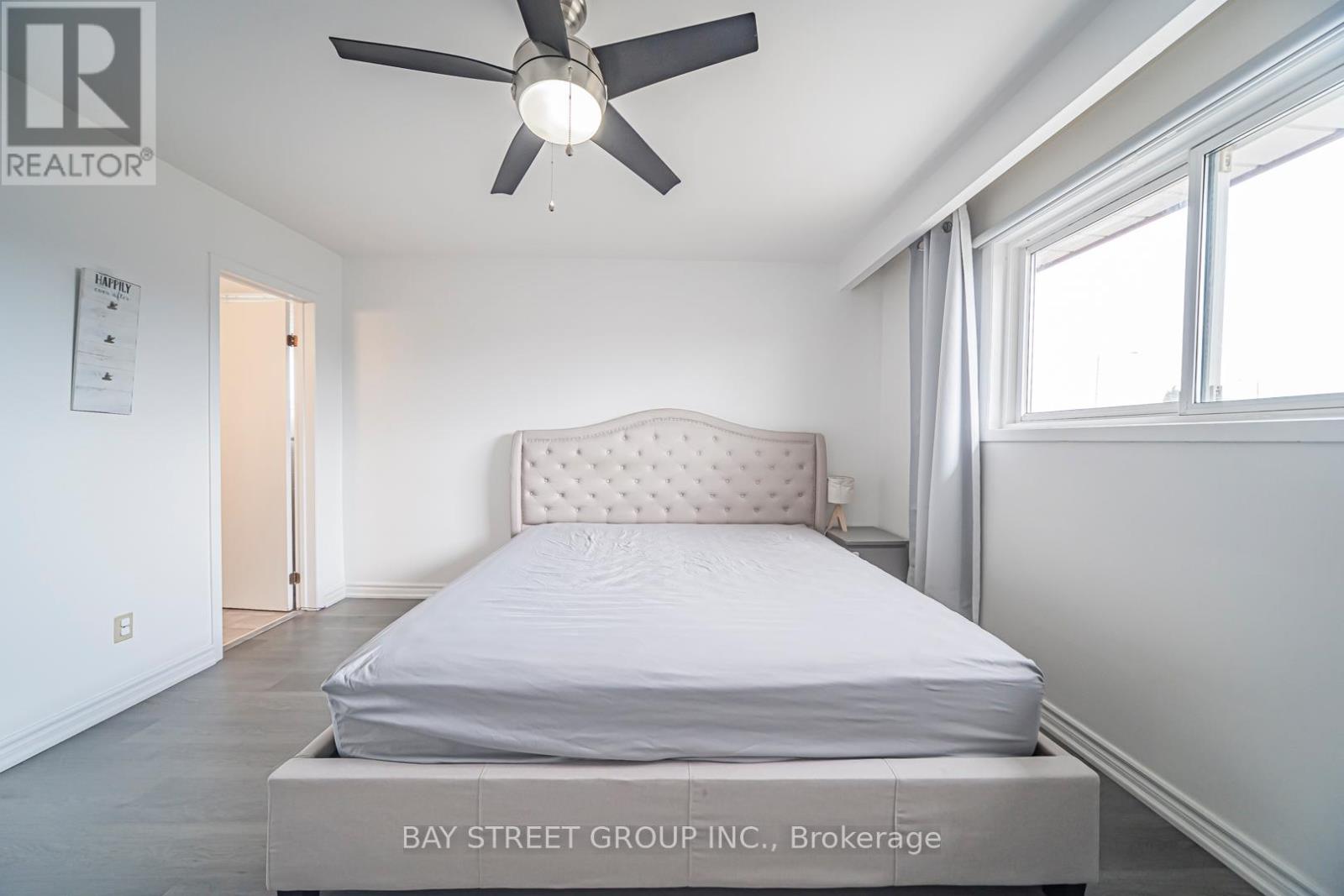 Upper - 1520 Brentano Boulevard, Mississauga, Ontario  L4X 1A4 - Photo 31 - W12927028