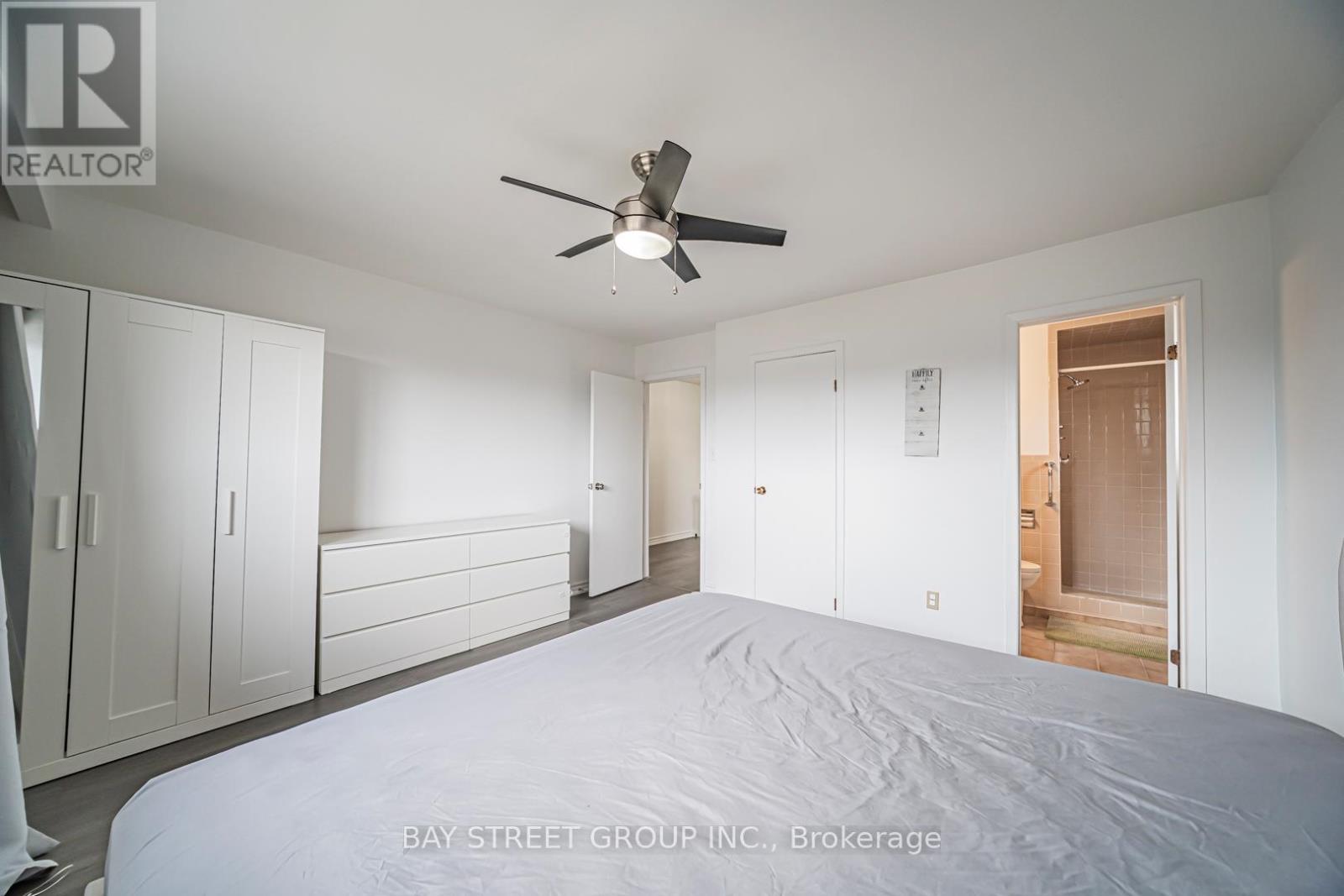 Upper - 1520 Brentano Boulevard, Mississauga, Ontario  L4X 1A4 - Photo 34 - W12927028