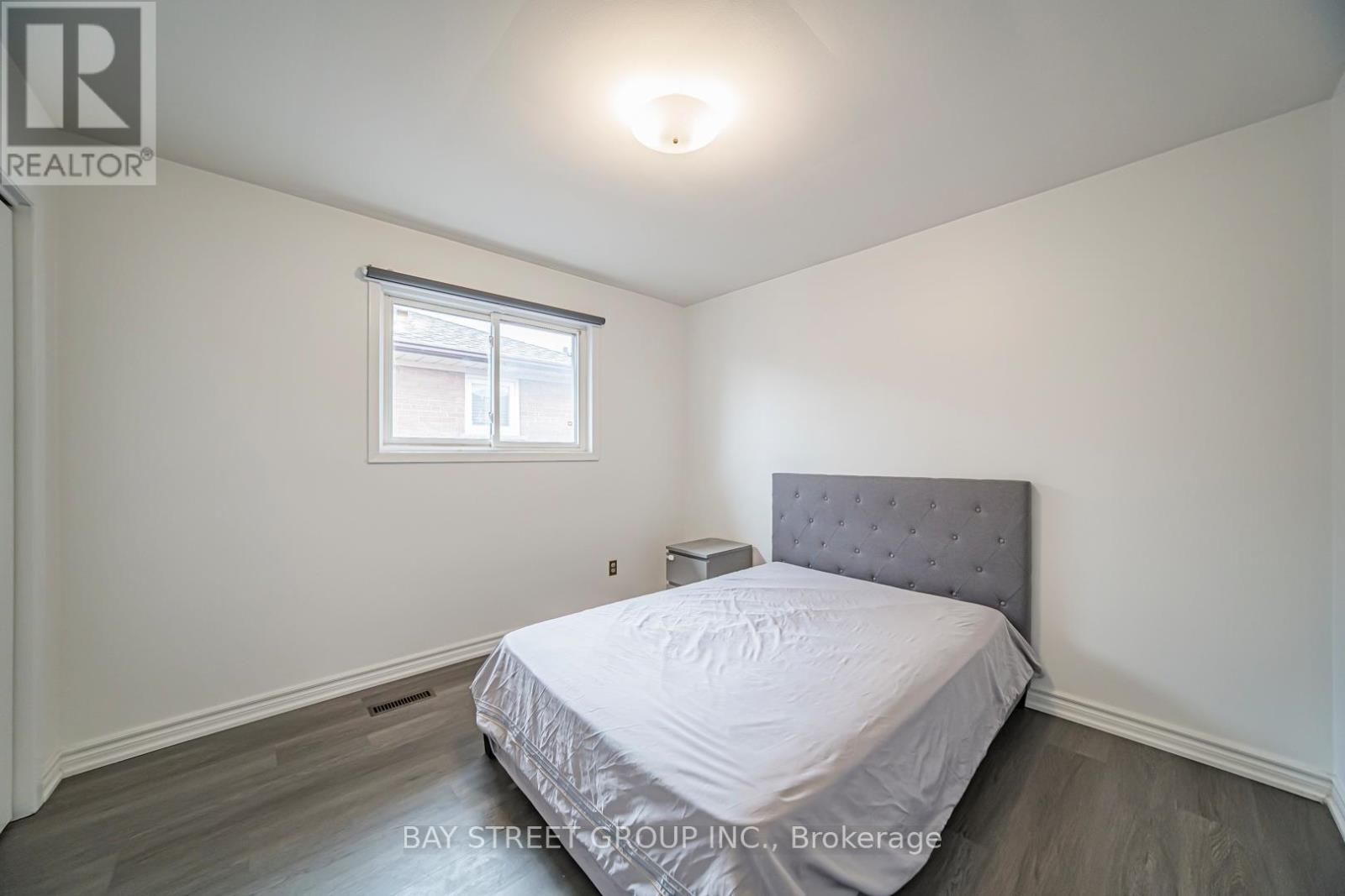 Upper - 1520 Brentano Boulevard, Mississauga, Ontario  L4X 1A4 - Photo 35 - W12927028