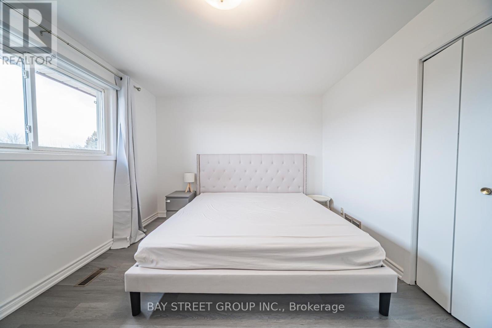 Upper - 1520 Brentano Boulevard, Mississauga, Ontario  L4X 1A4 - Photo 39 - W12927028