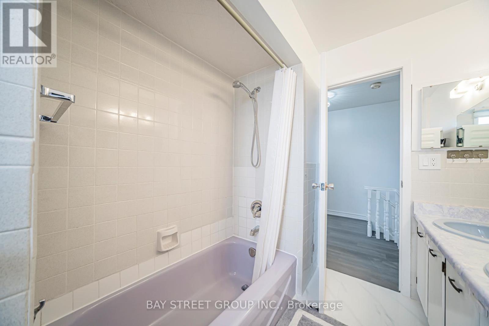 Upper - 1520 Brentano Boulevard, Mississauga, Ontario  L4X 1A4 - Photo 42 - W12927028