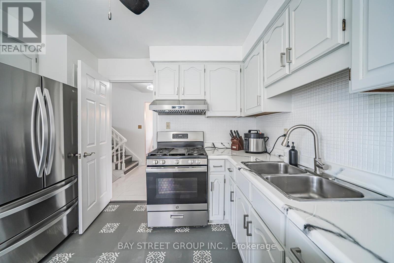 Upper - 1520 Brentano Boulevard, Mississauga, Ontario  L4X 1A4 - Photo 44 - W12927028