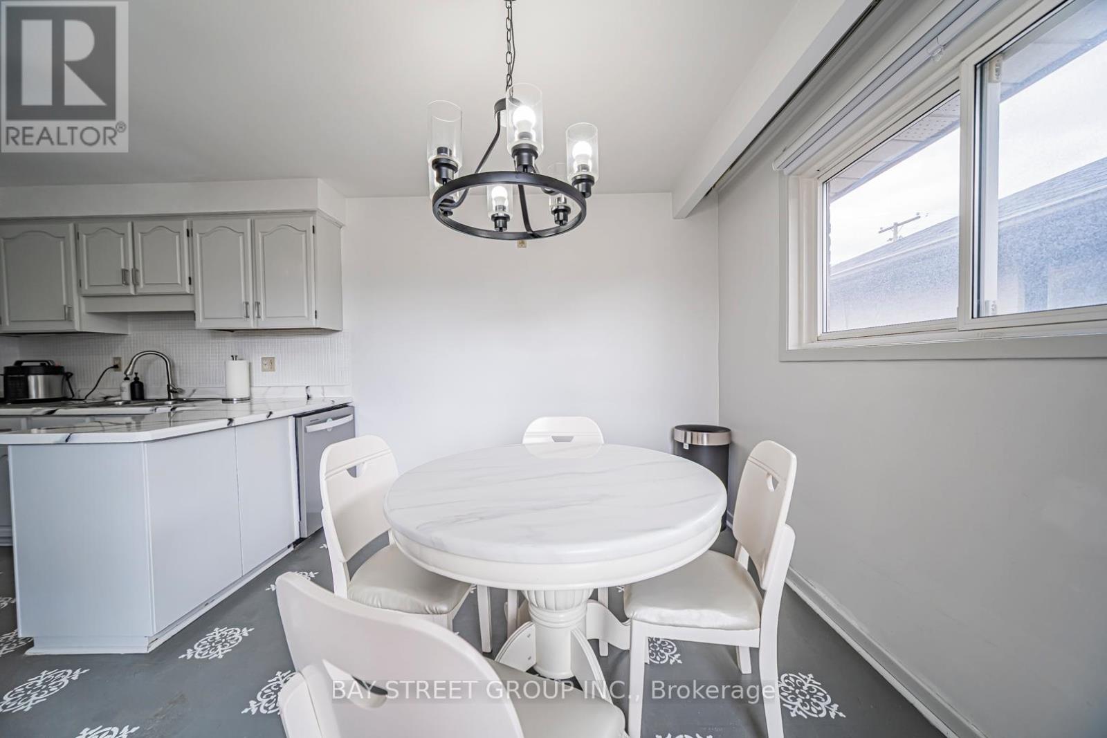 Upper - 1520 Brentano Boulevard, Mississauga, Ontario  L4X 1A4 - Photo 50 - W12927028