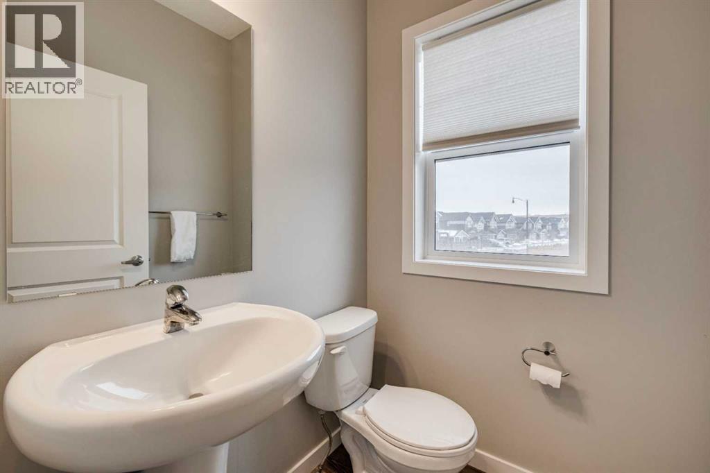 221 Sundown Road, Cochrane, Alberta  T4C 2M6 - Photo 24 - A2283831