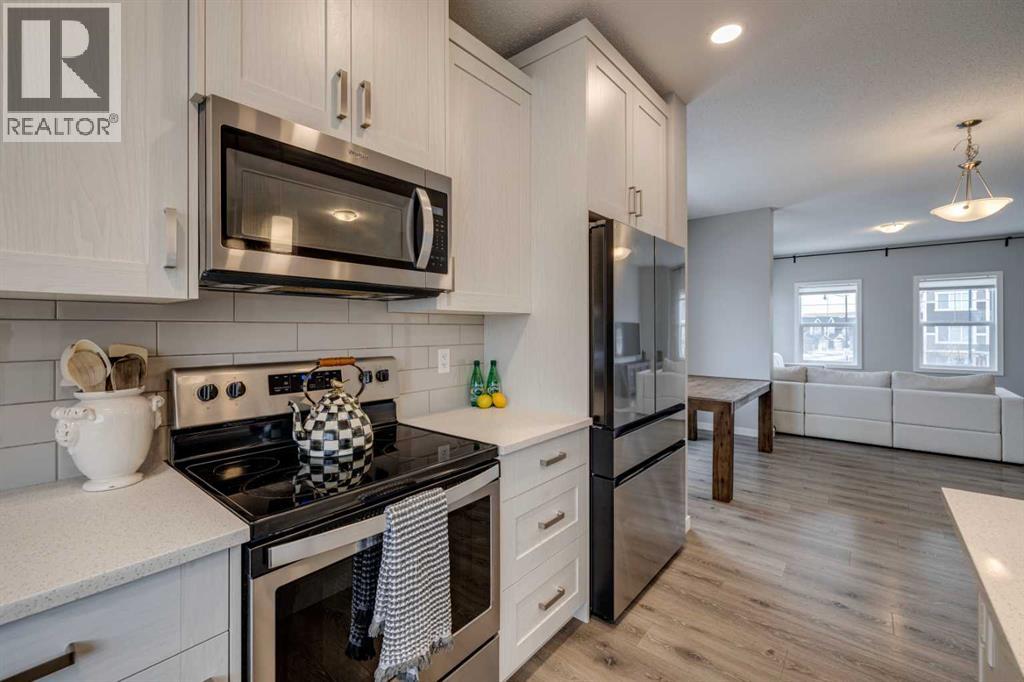 221 Sundown Road, Cochrane, Alberta  T4C 2M6 - Photo 8 - A2283831