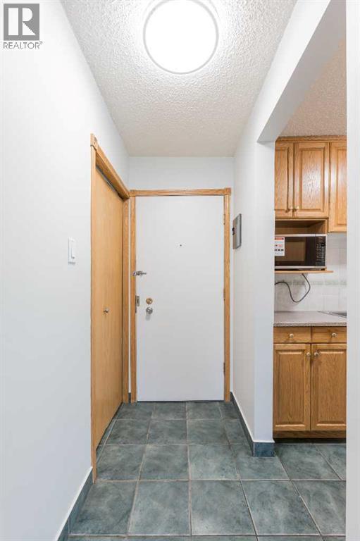 303, 635 56 Avenue Sw, Calgary, Alberta  T2V 0G9 - Photo 3 - A2287910