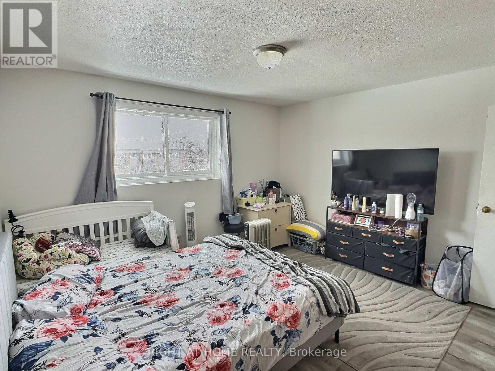 11 - 525 Parkside Dr Drive, Waterloo, Ontario  N2L 4X7 - Photo 6 - X12926996