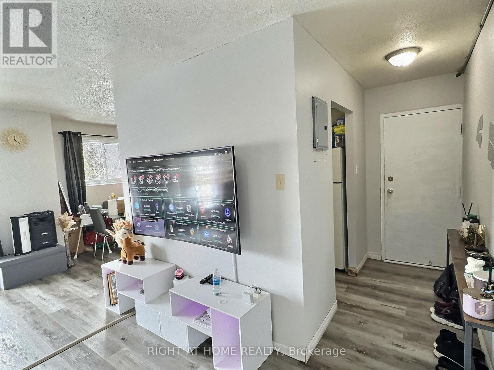 11 - 525 Parkside Dr Drive, Waterloo, Ontario  N2L 4X7 - Photo 7 - X12926996