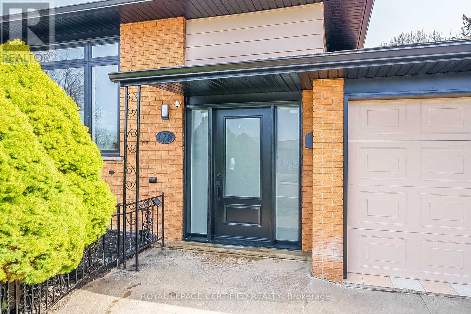 178 Marcella Crescent, Hamilton, Ontario  L8K 6G3 - Photo 3 - X12927044