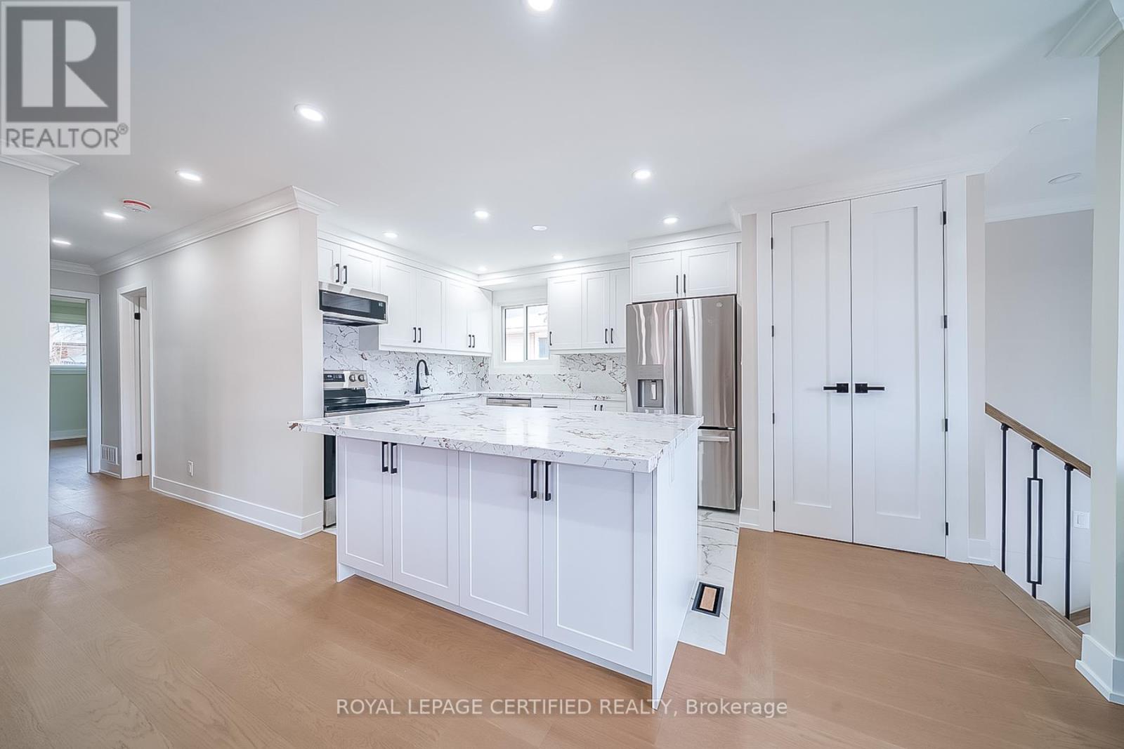 178 Marcella Crescent, Hamilton, Ontario  L8K 6G3 - Photo 9 - X12927044