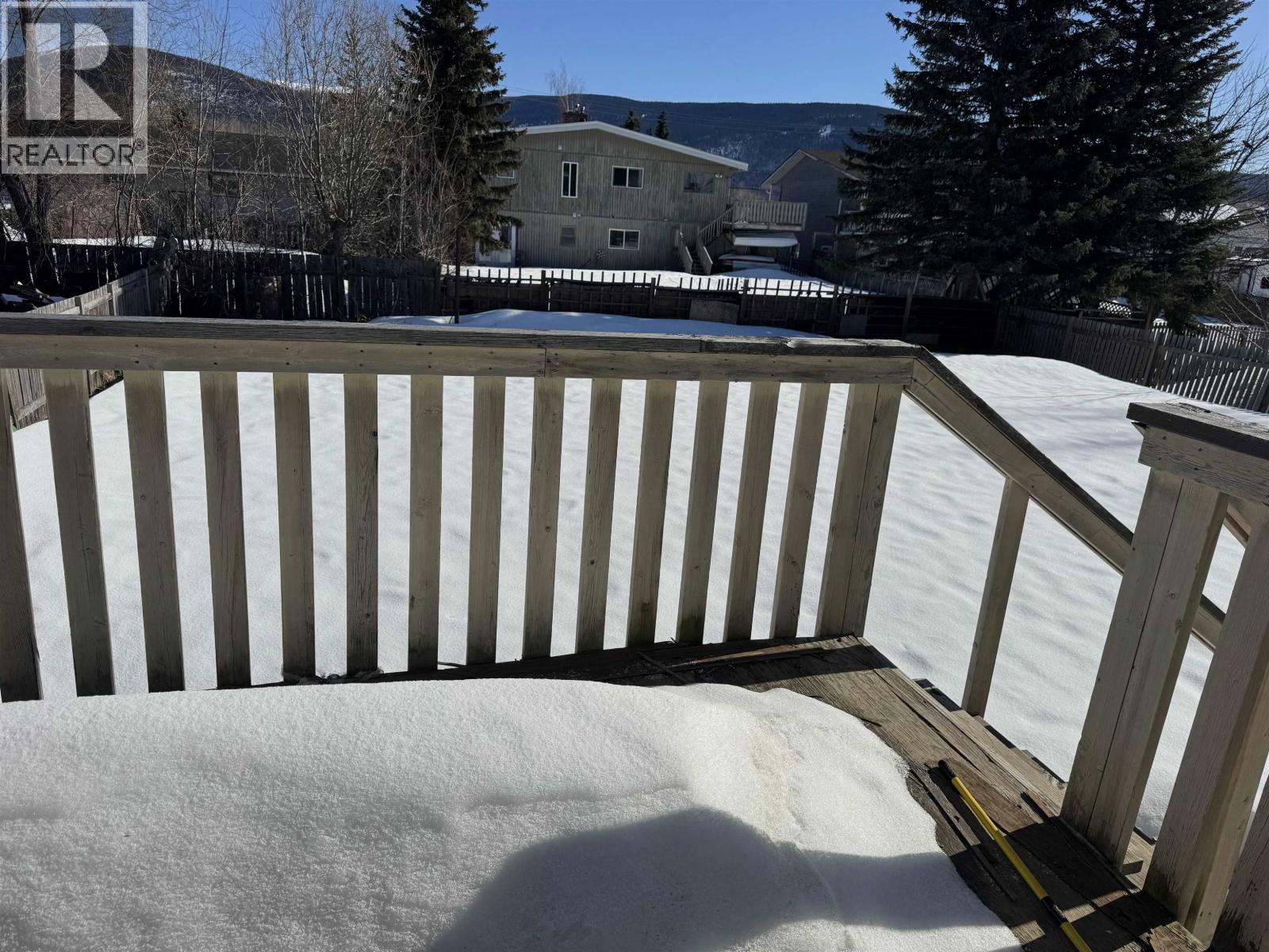 5 Munro Crescent, Mackenzie, British Columbia  V0J 2C0 - Photo 2 - R3103735