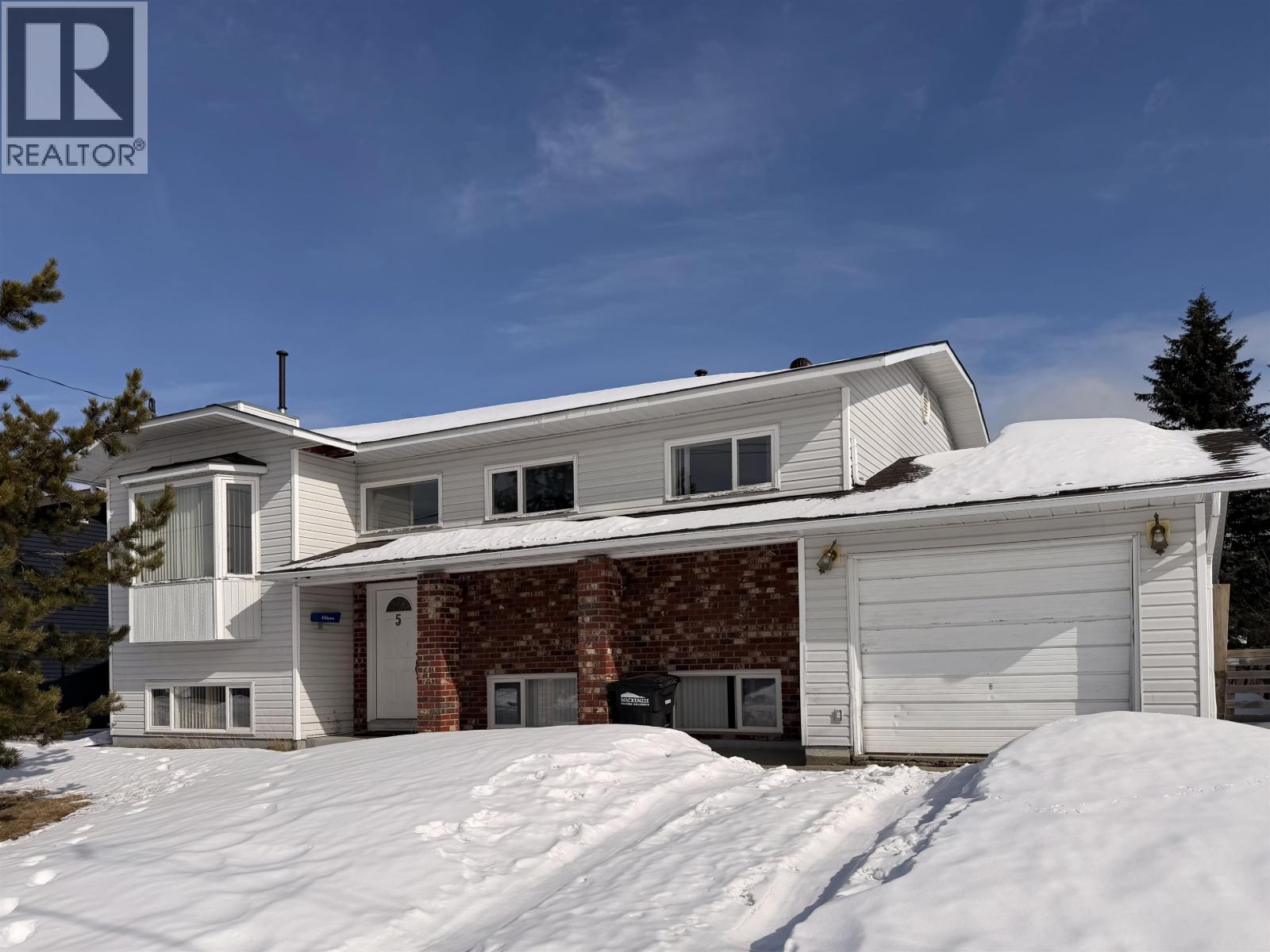 5 Munro Crescent, Mackenzie, British Columbia  V0J 2C0 - Photo 1 - R3103735