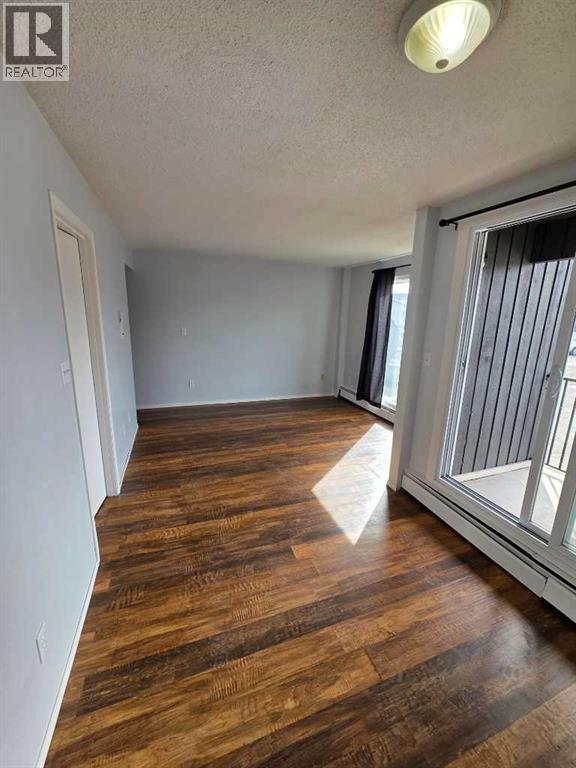 4503 73 Street NW, Calgary, Alberta  T3B 2M3 - Photo 6 - A2296807