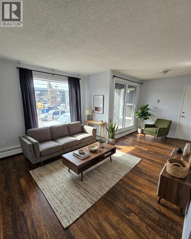 4503 73 Street NW, Calgary, Alberta  T3B 2M3 - Photo 5 - A2296807