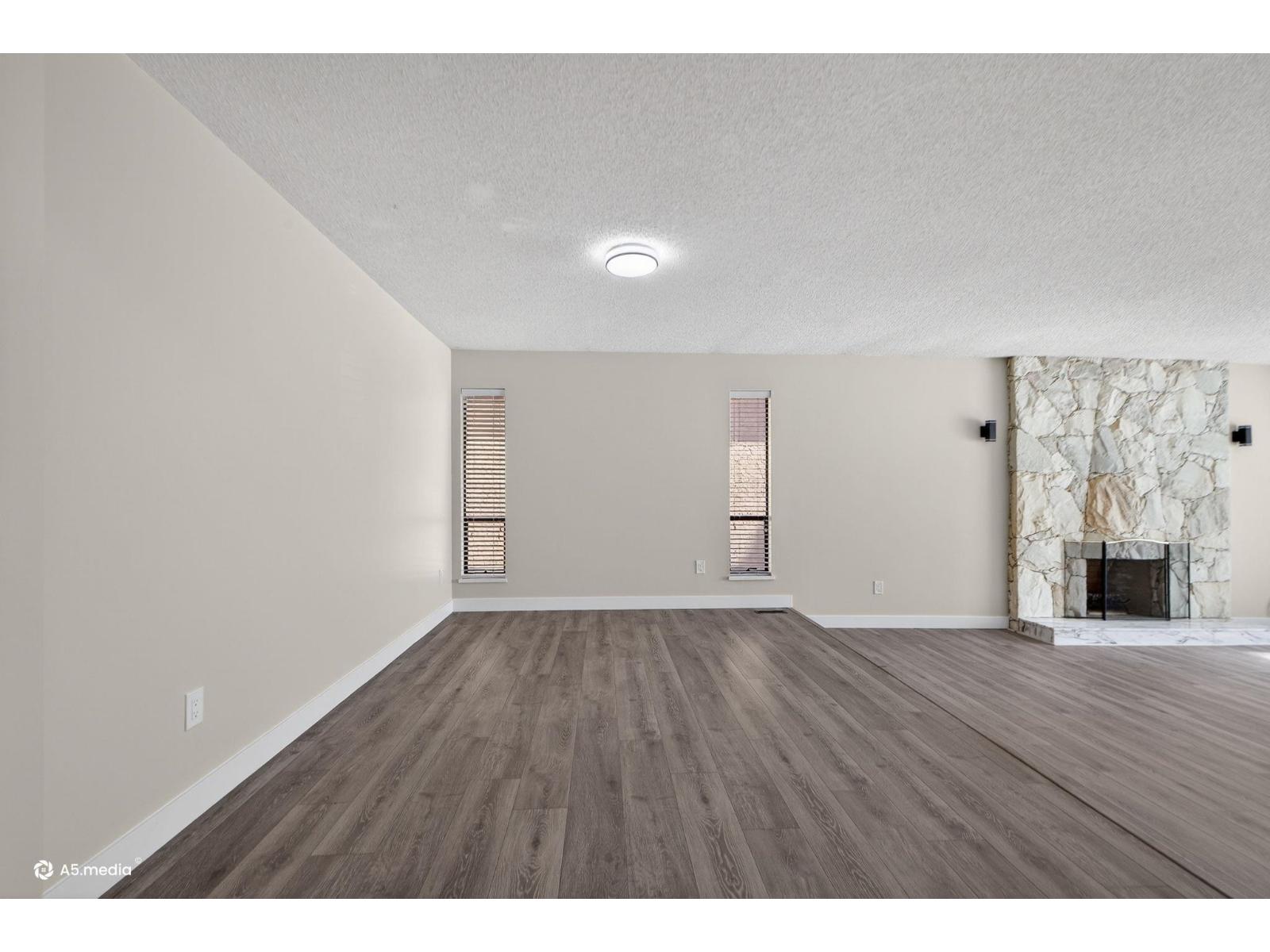 14085 114a Avenue, Surrey, British Columbia  V3R 2N6 - Photo 8 - R3104205